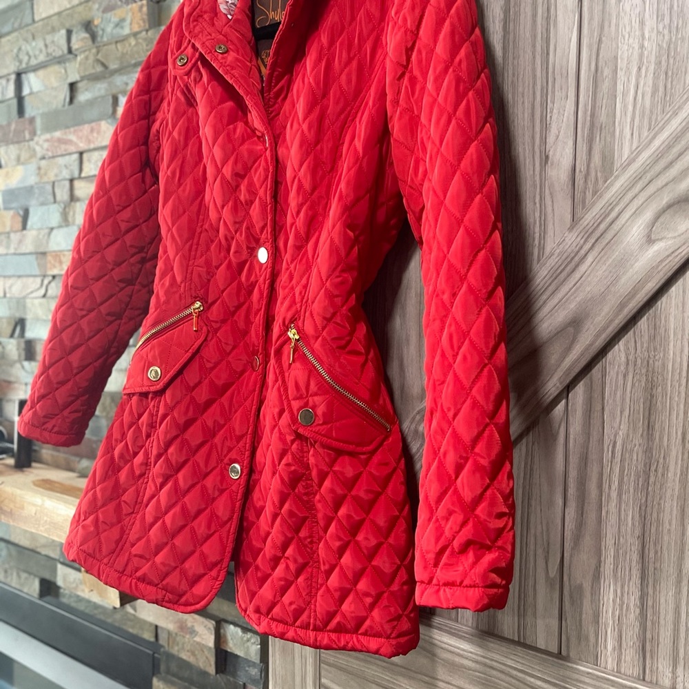 Red jacket - Picture 3 of 4